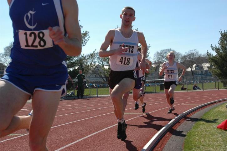 Matt Fortin in the 800 meters