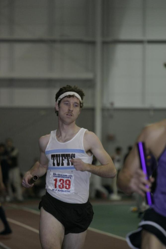 Pat Mahoney running in second in the 800 leg of the DMR
