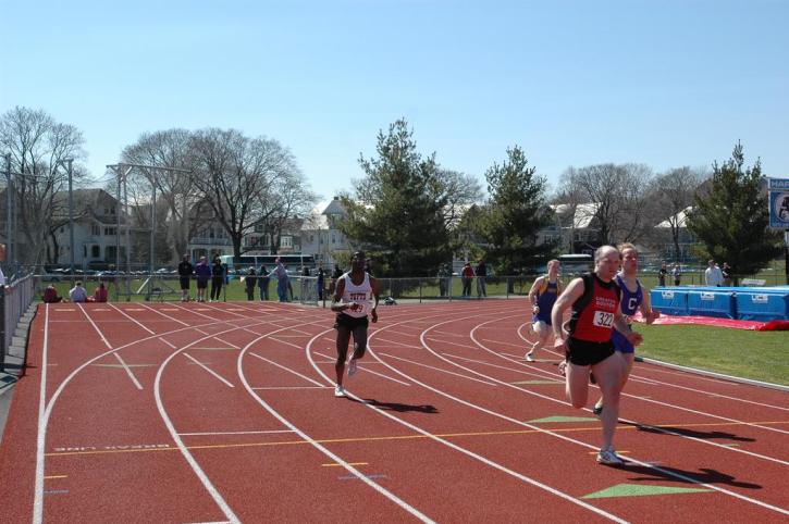 Rony Jacques runs the 400