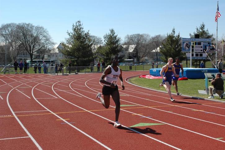 Rony Jacques runs the 400